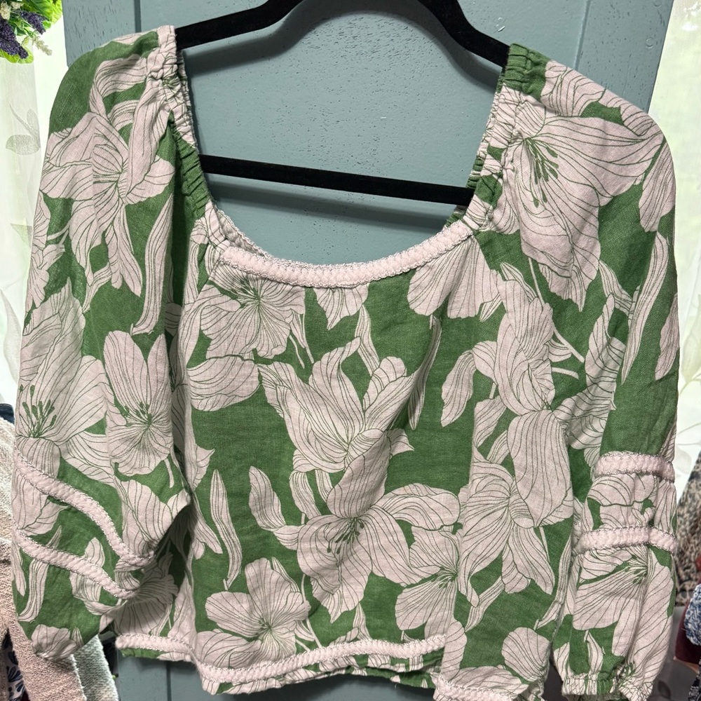 🔥🔥Tahari Green & White Blouse - LG - EUC